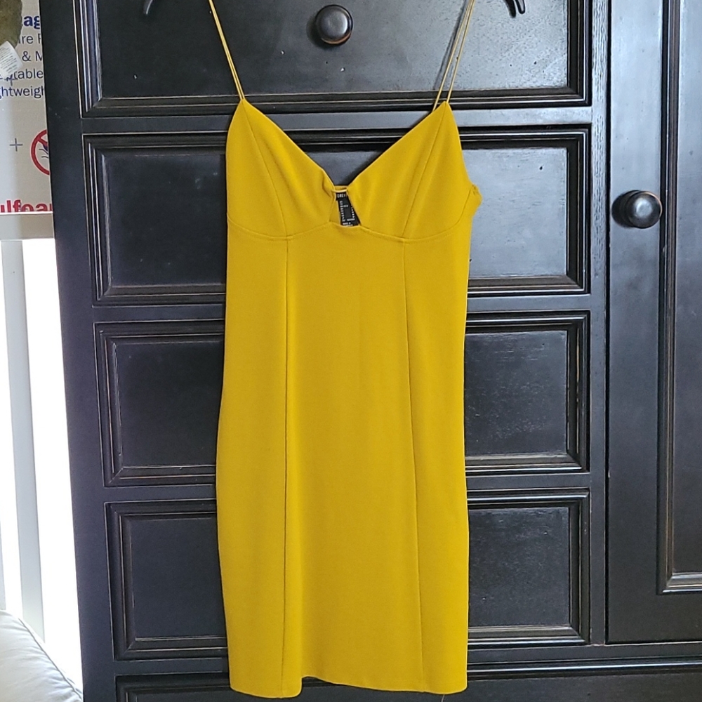 Dress - Picture 4 of 5